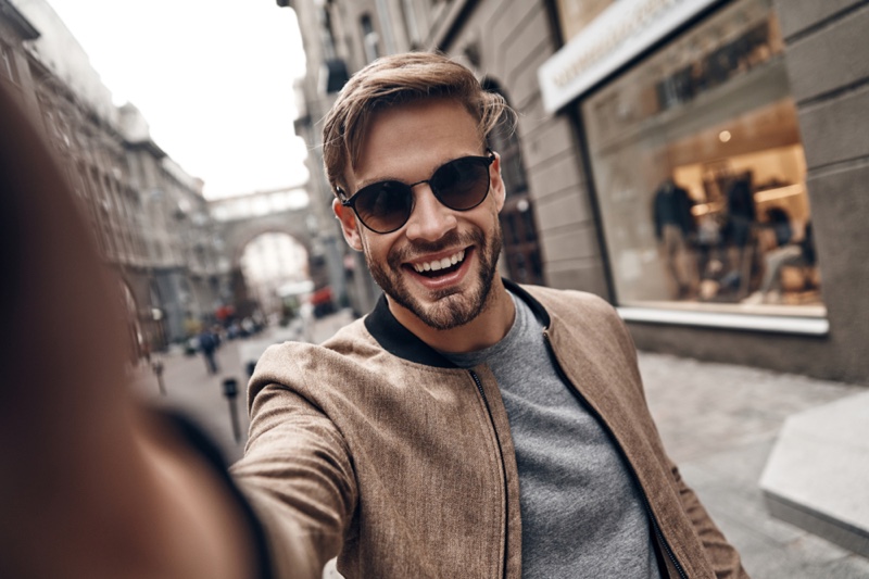 Attractive-Man-Selfie-Sunglasses-Smiling